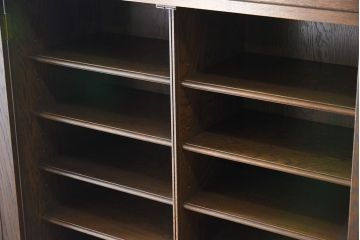 中古　永田良介商店　高級品!831型2枚扉食器棚(カップボード)(定価約49万7千円)