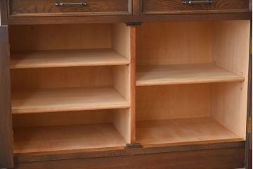 中古　永田良介商店　高級品!831型2枚扉食器棚(カップボード)(定価約49万7千円)