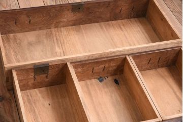 アンティーク家具　前面桑材!和製アンティークの上品な茶箪笥