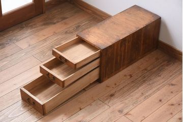 アンティーク家具　総桐材のアンティーク小引き出し