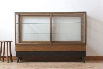 レトロ家具　昭和レトロ　古いナラ材製のシンプルな脚付きガラスケース(ショーケース)