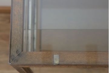 レトロ家具　昭和レトロ　古いナラ材製のシンプルな脚付きガラスケース(ショーケース)