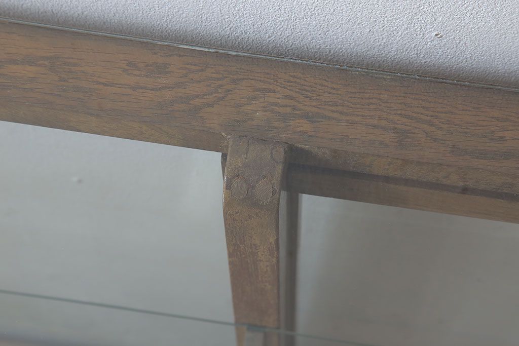 レトロ家具　昭和レトロ　古いナラ材製のシンプルな脚付きガラスケース(ショーケース)