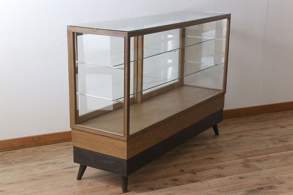 レトロ家具　昭和レトロ　古いナラ材製のシンプルな脚付きガラスケース(ショーケース)