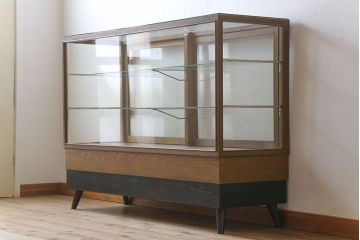 レトロ家具　昭和レトロ　古いナラ材製のシンプルな脚付きガラスケース(ショーケース)