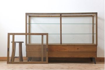 レトロ家具　昭和レトロ　古いナラ材製のシンプルな脚付きガラスケース(ショーケース)