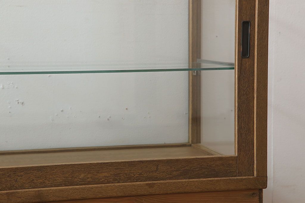 レトロ家具　昭和レトロ　古いナラ材製のシンプルな脚付きガラスケース(ショーケース)