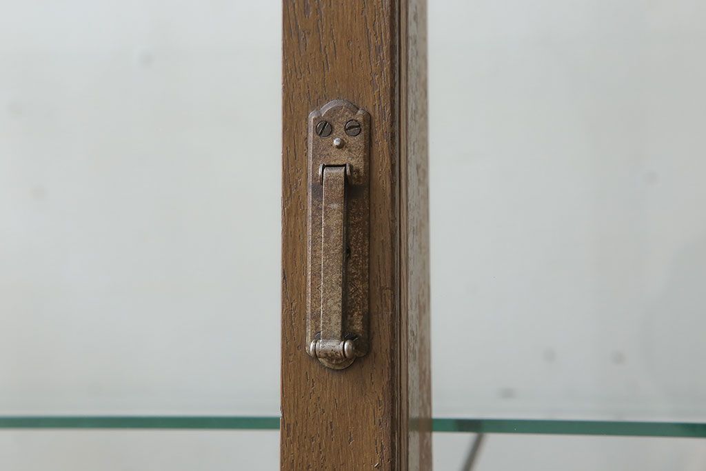 レトロ家具　昭和レトロ　古いナラ材製のシンプルな脚付きガラスケース(ショーケース)