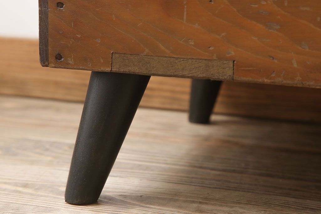 レトロ家具　昭和レトロ　古いナラ材製のシンプルな脚付きガラスケース(ショーケース)