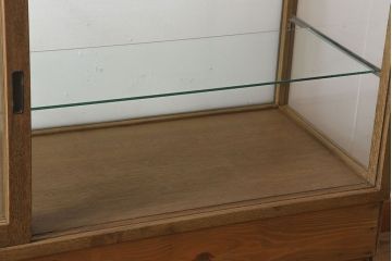 レトロ家具　昭和レトロ　古いナラ材製のシンプルな脚付きガラスケース(ショーケース)