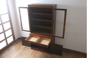 レトロ家具　昭和レトロ　シンプルな木製カップボード(食器棚)(2)