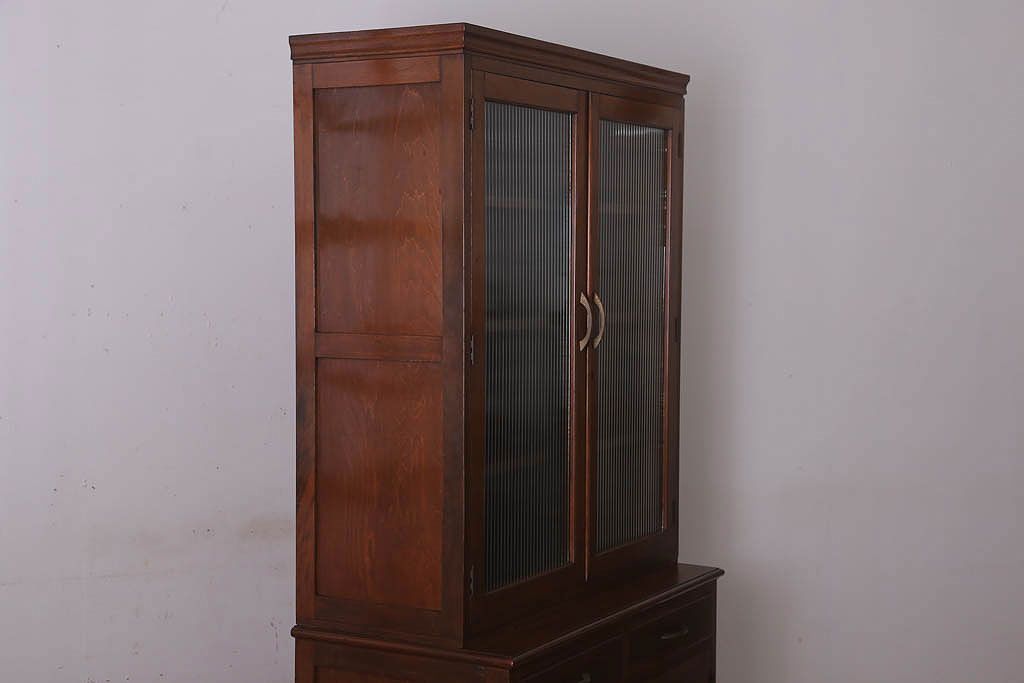 レトロ家具　昭和レトロ　シンプルな木製カップボード(食器棚)(2)
