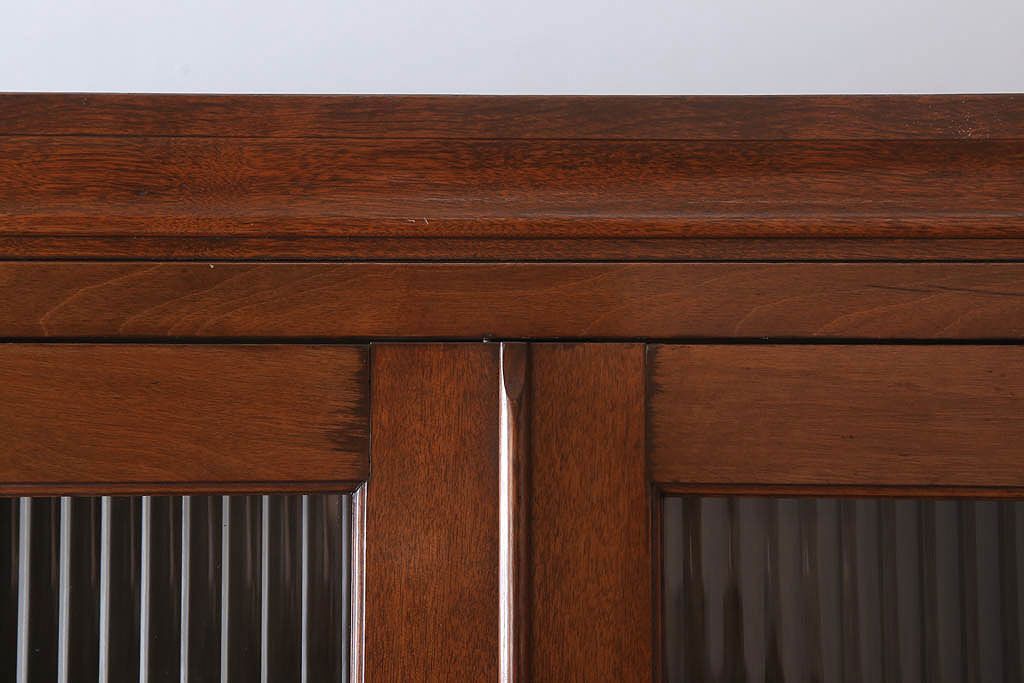 レトロ家具　昭和レトロ　シンプルな木製カップボード(食器棚)(2)