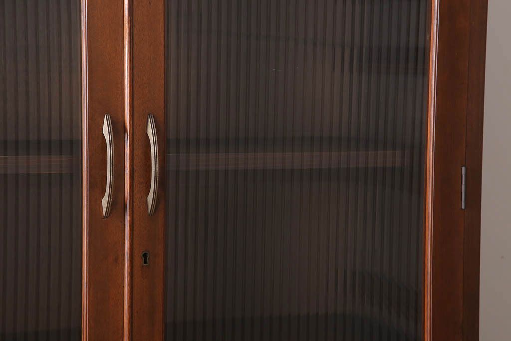 レトロ家具　昭和レトロ　シンプルな木製カップボード(食器棚)(2)