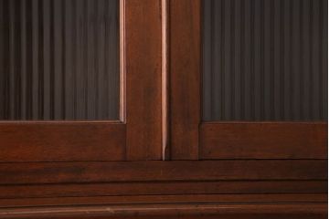 レトロ家具　昭和レトロ　シンプルな木製カップボード(食器棚)(2)