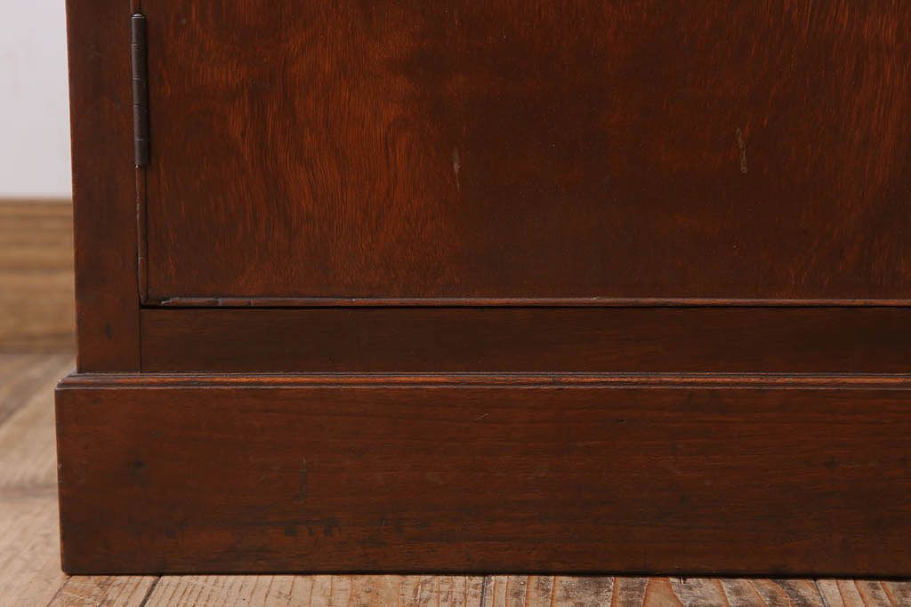 レトロ家具　昭和レトロ　シンプルな木製カップボード(食器棚)(2)