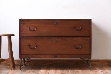 アンティーク家具　前面欅材!鉄脚付き衣装箪笥ローボード(時代箪笥)(1)