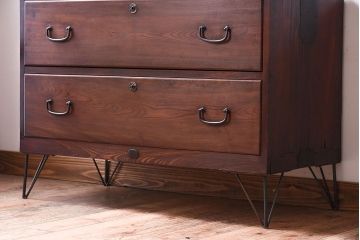 アンティーク家具　前面欅材!鉄脚付き衣装箪笥ローボード(時代箪笥)(1)