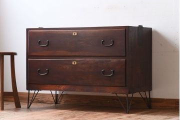 アンティーク家具　前面欅材!鉄脚付き衣装箪笥ローボード(時代箪笥)(2)