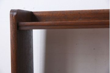 アンティーク家具　小振りでシンプルな古い木製の本棚(2)