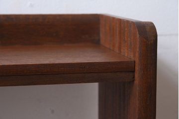 アンティーク家具　小振りでシンプルな古い木製の本棚(2)