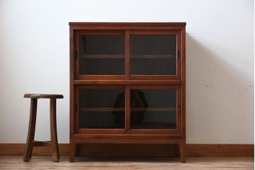 アンティーク家具　前面檜材　大正期　脚付き!引き戸のアンティーク収納棚