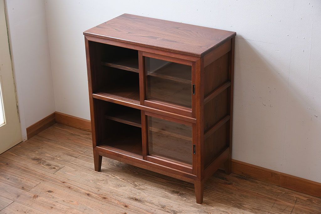 アンティーク家具　前面檜材　大正期　脚付き!引き戸のアンティーク収納棚
