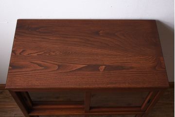 アンティーク家具　前面檜材　大正期　脚付き!引き戸のアンティーク収納棚