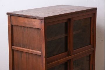アンティーク家具　前面檜材　大正期　脚付き!引き戸のアンティーク収納棚