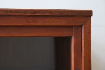 アンティーク家具　前面檜材　大正期　脚付き!引き戸のアンティーク収納棚