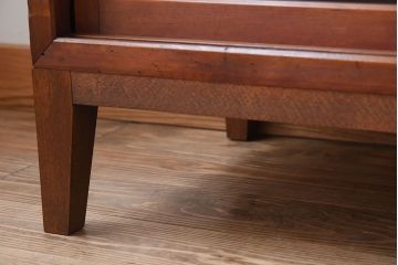 アンティーク家具　前面檜材　大正期　脚付き!引き戸のアンティーク収納棚