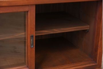 アンティーク家具　前面檜材　大正期　脚付き!引き戸のアンティーク収納棚