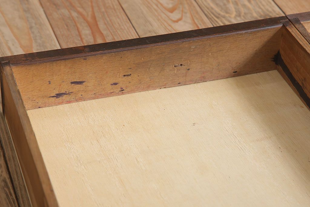 アンティーク家具　引き出し2杯付き!天板カバ材の大きな平机(ダイニングテーブル)