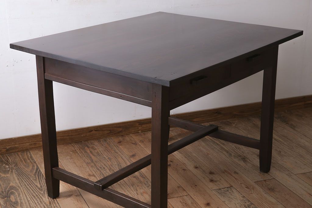 アンティーク家具　引き出し2杯付き!天板カバ材の大きな平机(ダイニングテーブル)