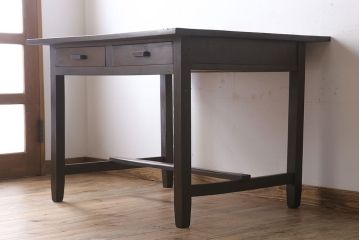 アンティーク家具　引き出し2杯付き!天板カバ材の大きな平机(ダイニングテーブル)