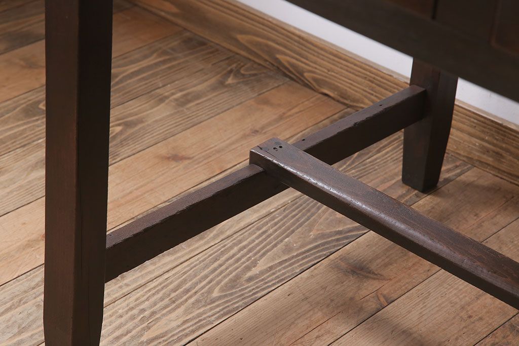 アンティーク家具　引き出し2杯付き!天板カバ材の大きな平机(ダイニングテーブル)