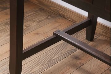 アンティーク家具　引き出し2杯付き!天板カバ材の大きな平机(ダイニングテーブル)