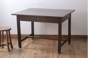 アンティーク家具　引き出し2杯付き!天板カバ材の大きな平机(ダイニングテーブル)