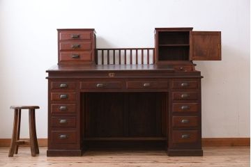 アンティーク家具　大正ロマン　高級品　古い栓材の豪奢な両袖机