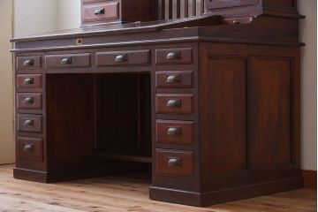 アンティーク家具　大正ロマン　高級品　古い栓材の豪奢な両袖机