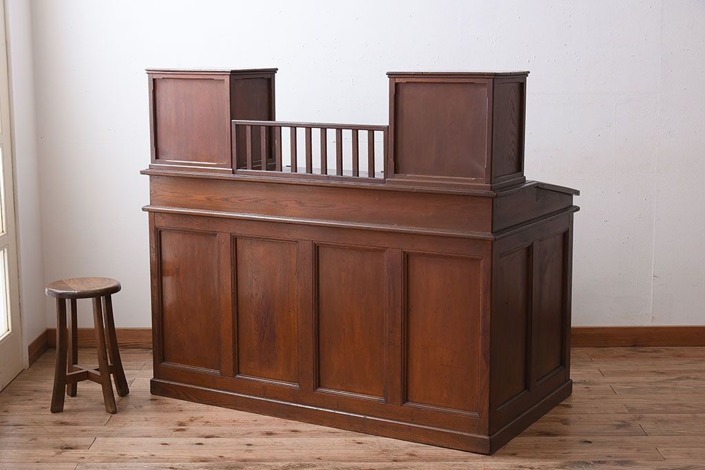 アンティーク家具　大正ロマン　高級品　古い栓材の豪奢な両袖机