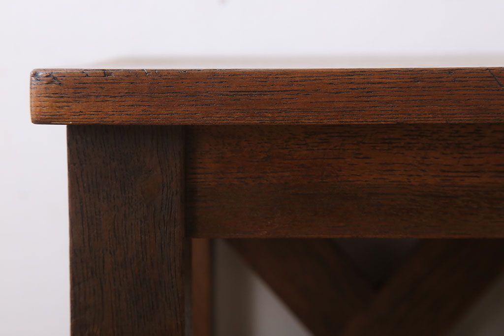 レトロ家具　昭和レトロ!ナラ材製　古い木味が魅力的な角スツール