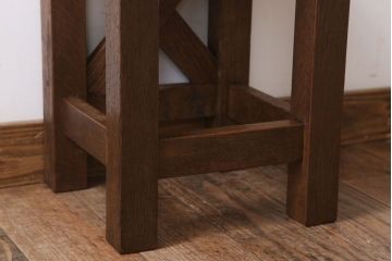 レトロ家具　昭和レトロ!ナラ材製　古い木味が魅力的な角スツール