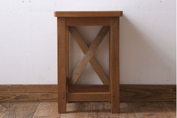 レトロ家具　昭和レトロ!古い木味が魅力的な角スツール(1)