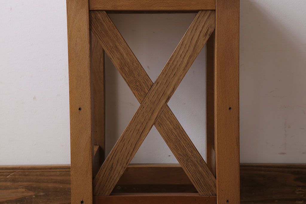 レトロ家具　昭和レトロ!古い木味が魅力的な角スツール(1)