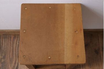 レトロ家具　昭和レトロ!古い木味が魅力的な角スツール(2)