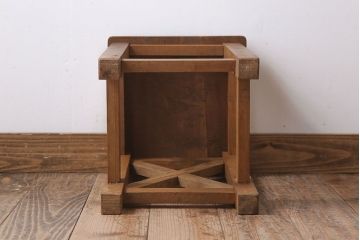 レトロ家具　昭和レトロ!古い木味が魅力的な角スツール(2)