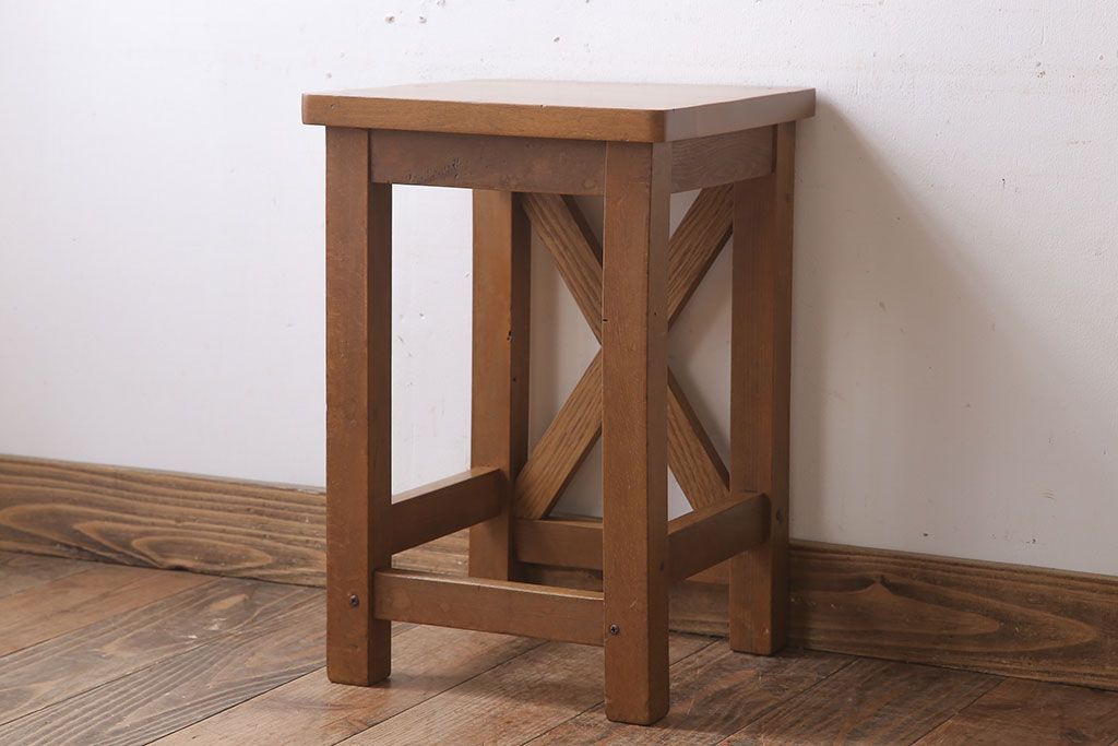 レトロ家具　昭和レトロ!古い木味が魅力的な角スツール(3)