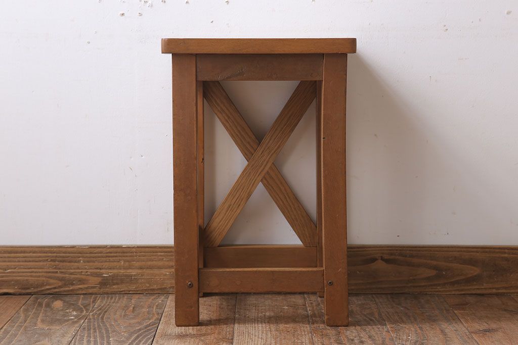 レトロ家具　昭和レトロ!古い木味が魅力的な角スツール(3)