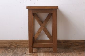 レトロ家具　昭和レトロ!古い木味が魅力的な角スツール(3)